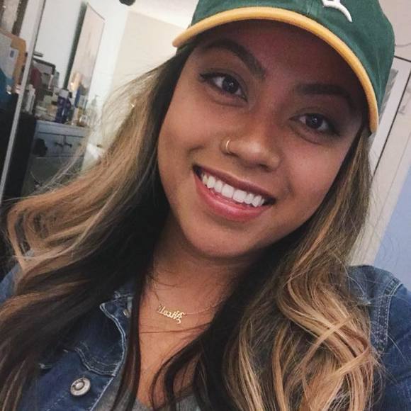 Meet your Posher, Nicole - Picture 1 of 1